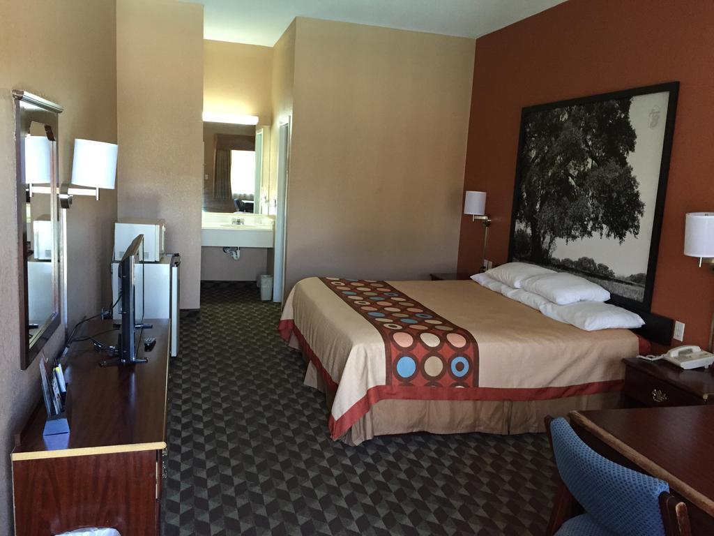 Super 8 By Wyndham Bastrop Tx Μοτέλ Εξωτερικό φωτογραφία