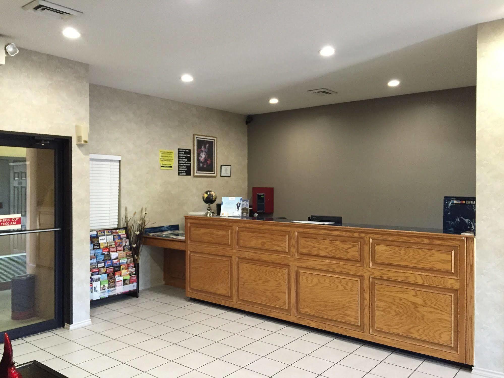 Super 8 By Wyndham Bastrop Tx Μοτέλ Εξωτερικό φωτογραφία